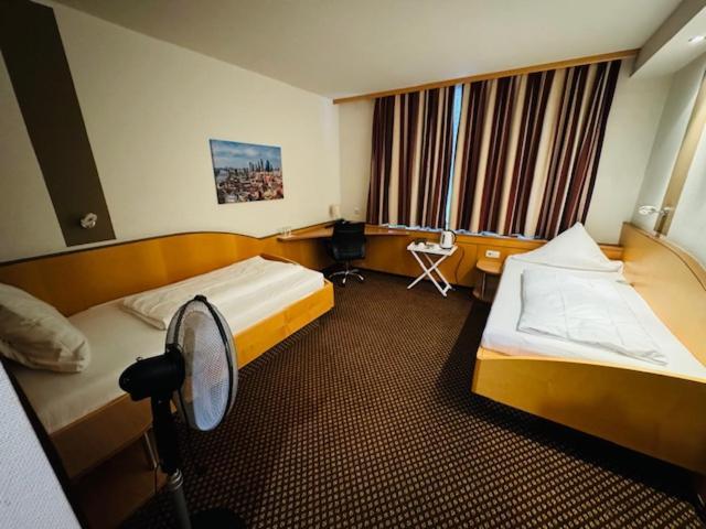 Hotel L'Escala Dreieich Esterno foto