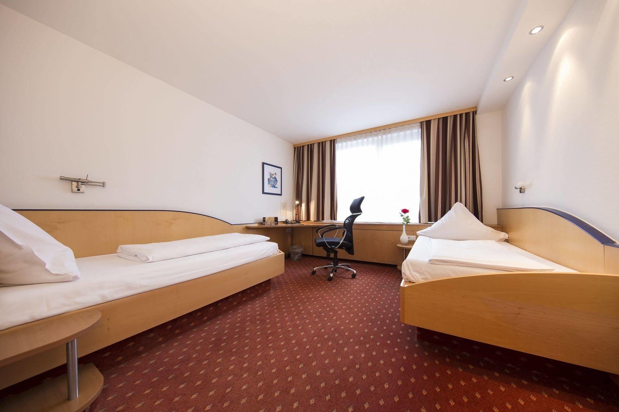Hotel L'Escala Dreieich Esterno foto