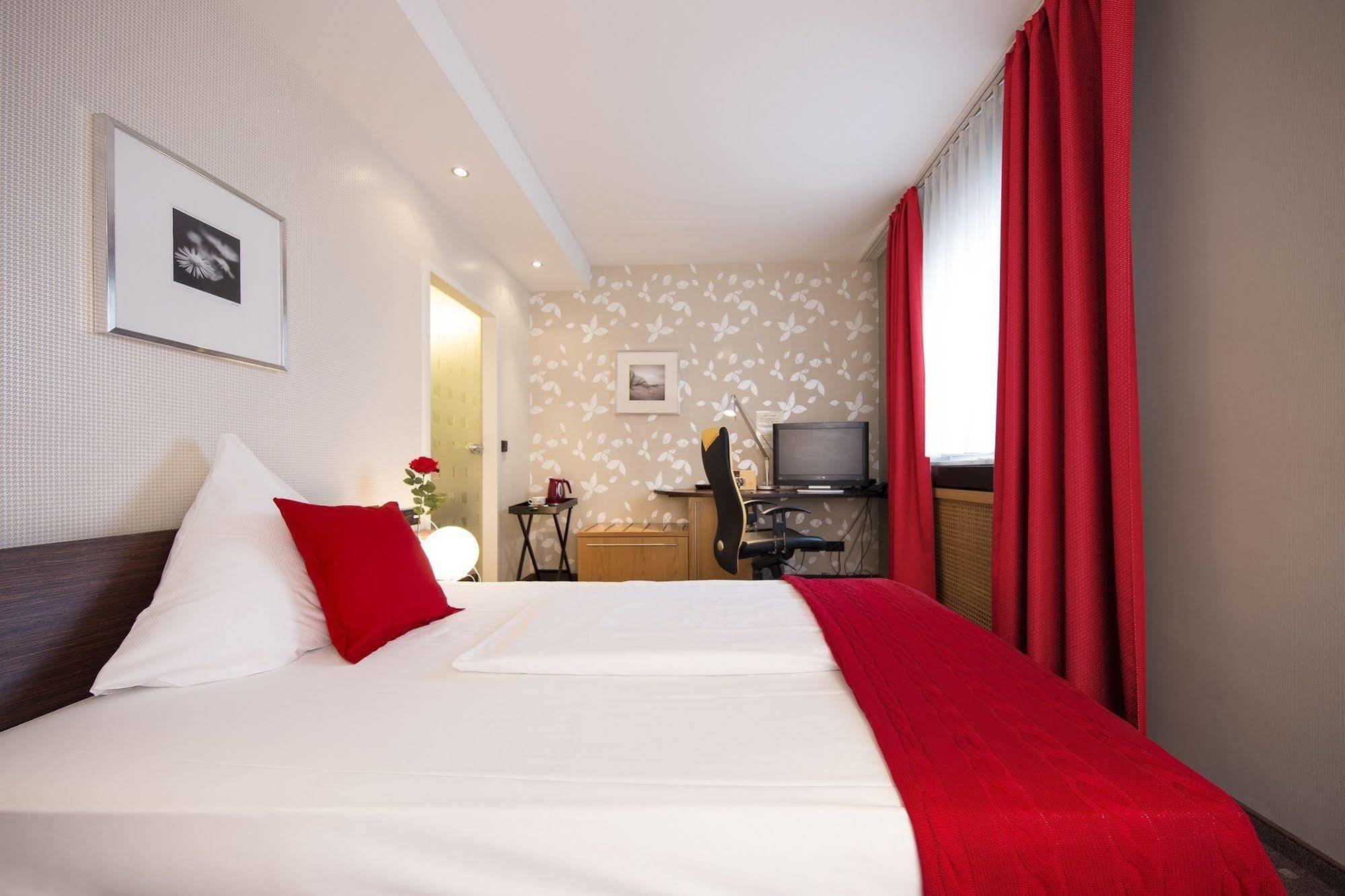 Hotel L'Escala Dreieich Esterno foto