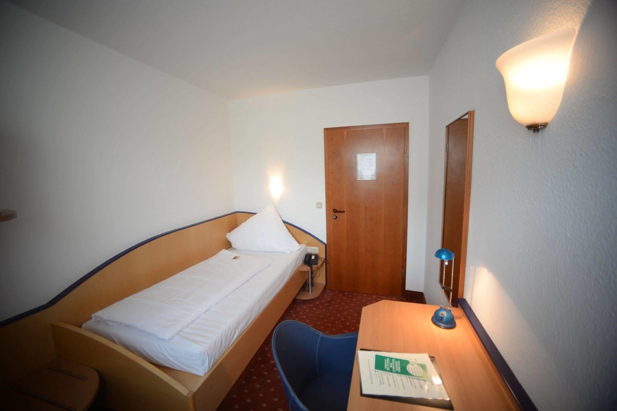 Hotel L'Escala Dreieich Esterno foto