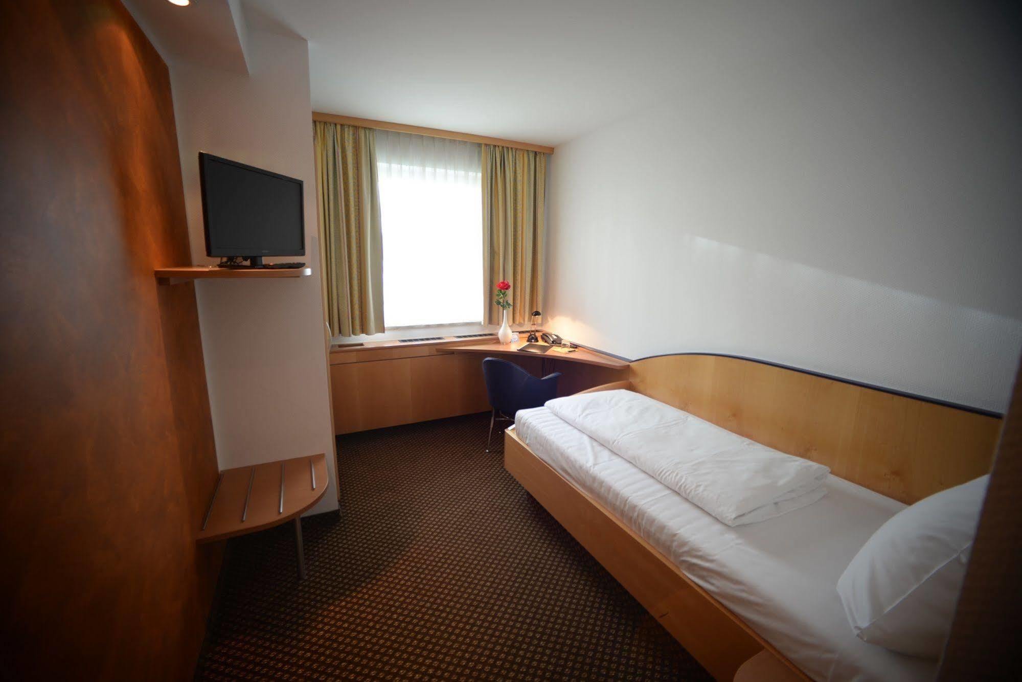 Hotel L'Escala Dreieich Esterno foto