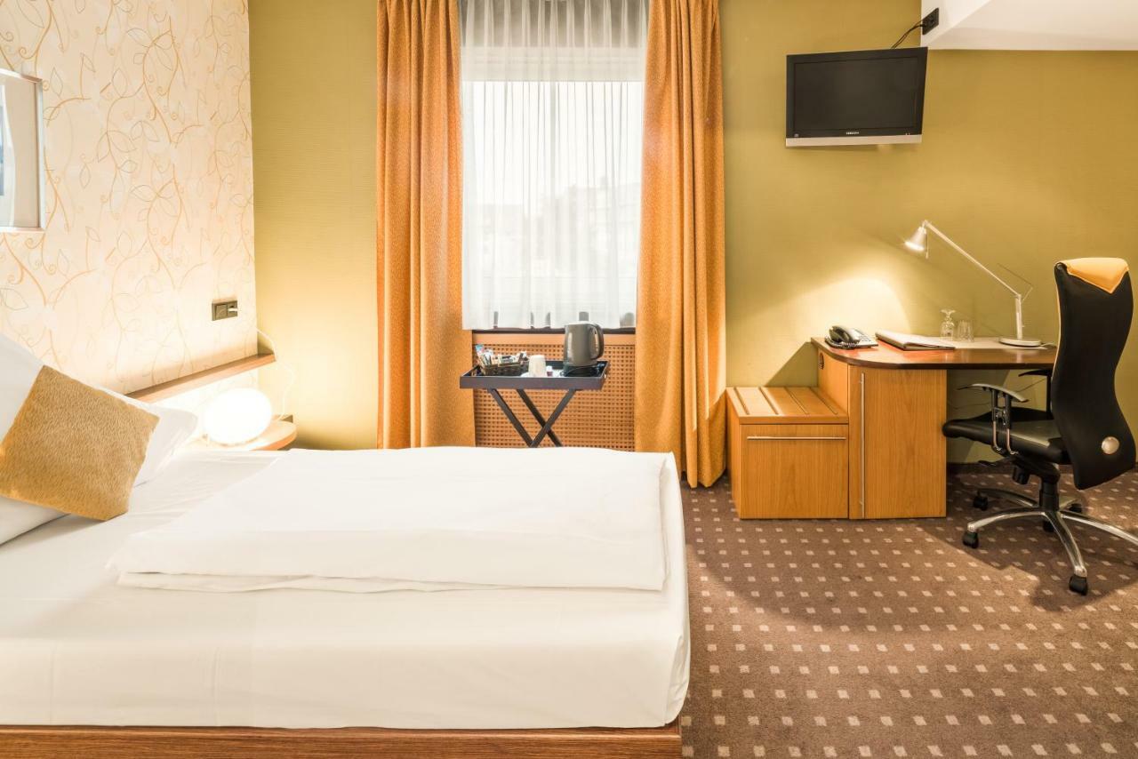 Hotel L'Escala Dreieich Esterno foto